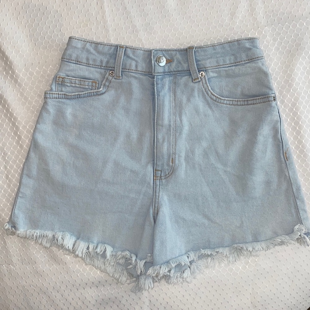 Divided High-Rise Light Blue Jean shorts, 2.5 in inseam, frayed hem, NEW WOT